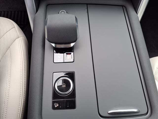 new 2025 Land Rover Discovery car, priced at $69,325