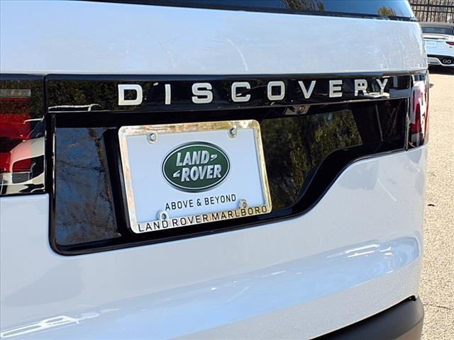 new 2025 Land Rover Discovery car, priced at $64,685