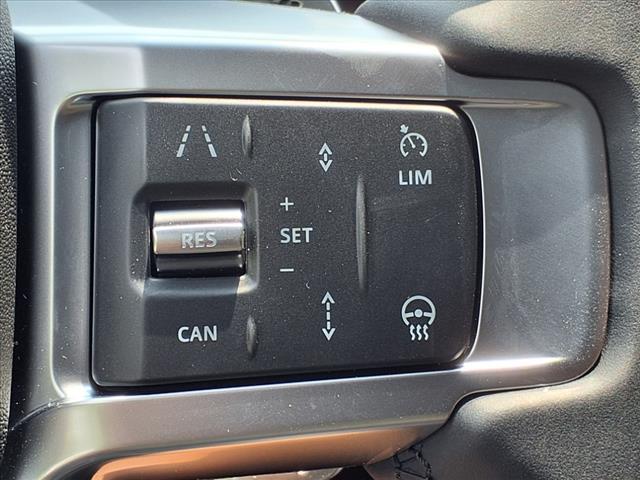 new 2025 Land Rover Discovery car, priced at $77,675