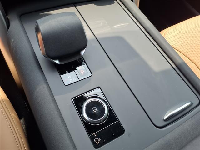 new 2025 Land Rover Discovery car, priced at $77,675