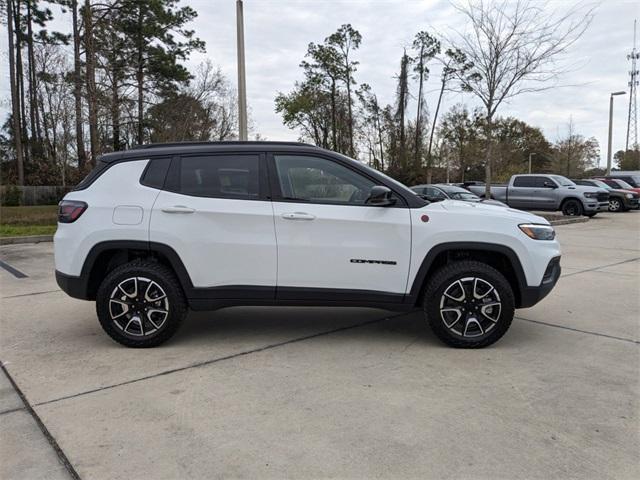 new 2024 Jeep Compass car, priced at $40,040