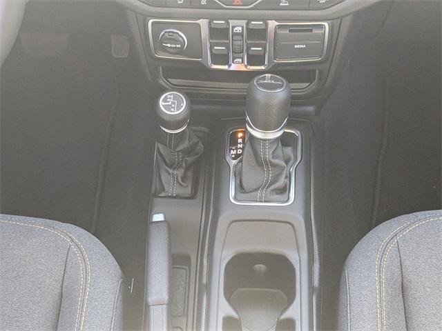 new 2025 Jeep Gladiator car, priced at $45,207