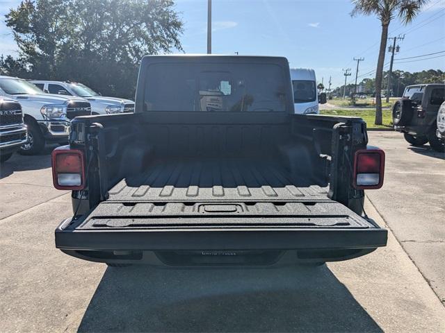 new 2025 Jeep Gladiator car, priced at $45,207
