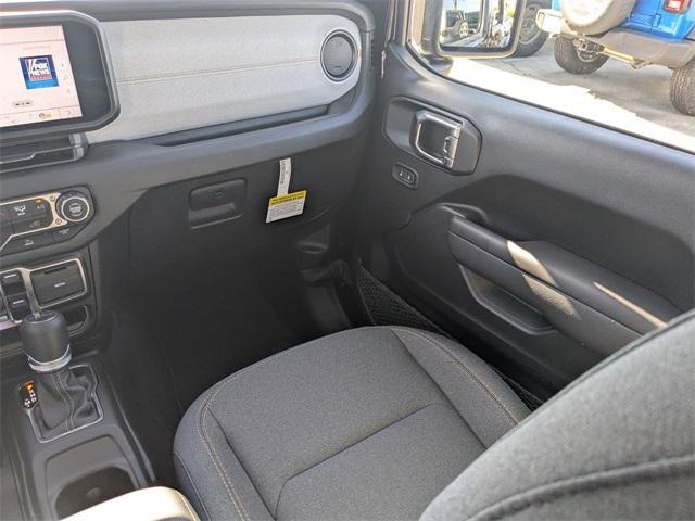 new 2025 Jeep Gladiator car, priced at $45,207