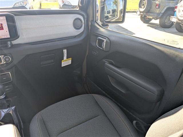 new 2025 Jeep Gladiator car, priced at $48,447