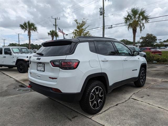 new 2025 Jeep Compass car, priced at $39,147