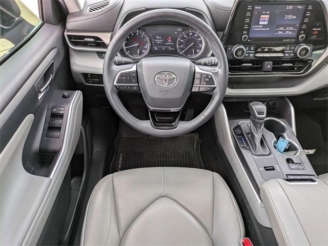 used 2020 Toyota Highlander car, priced at $24,404