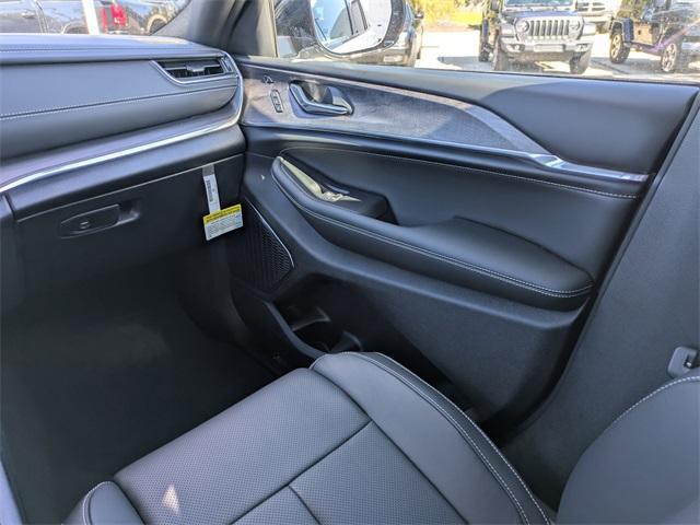 new 2025 Jeep Grand Cherokee car, priced at $64,572