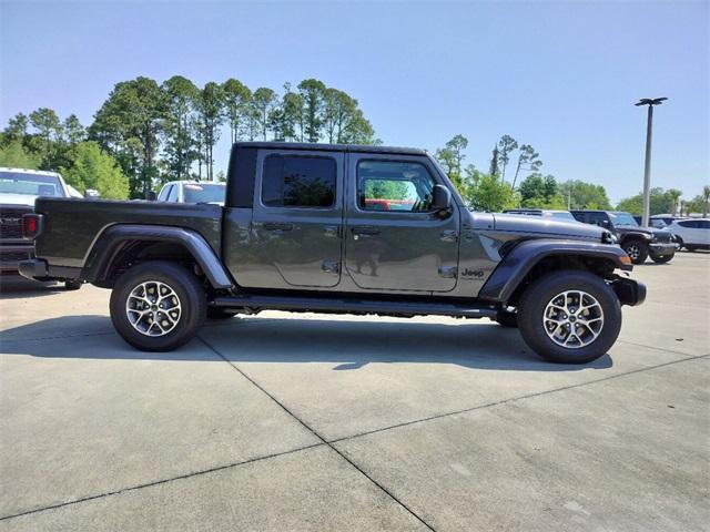 new 2024 Jeep Gladiator car, priced at $52,028