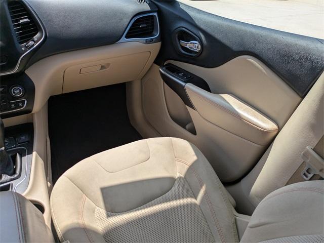 used 2019 Jeep Cherokee car, priced at $16,694