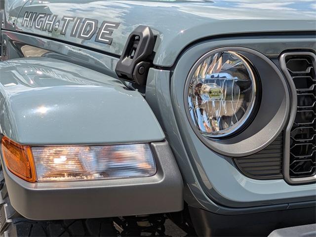 new 2025 Jeep Gladiator car, priced at $50,405