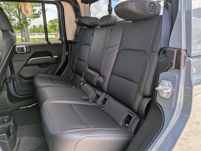 new 2025 Jeep Gladiator car, priced at $50,405
