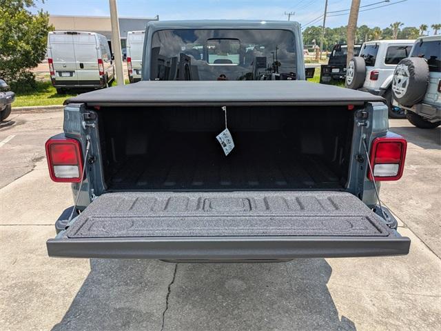 new 2025 Jeep Gladiator car, priced at $50,405