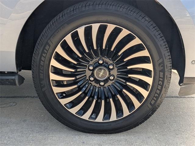 used 2019 Lincoln Navigator L car, priced at $36,754