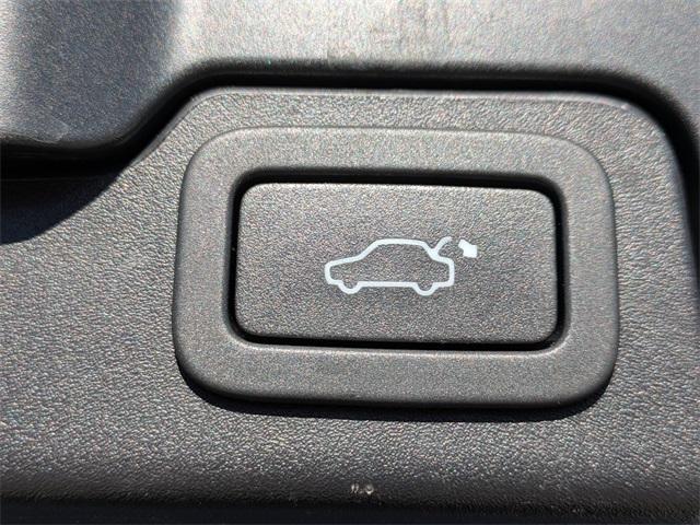 used 2015 Land Rover Range Rover Evoque car, priced at $12,254