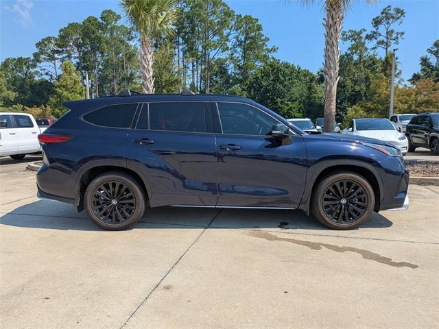 used 2023 Toyota Highlander car, priced at $36,954