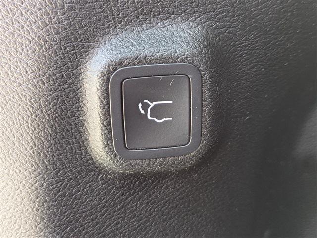 used 2023 Jeep Cherokee car, priced at $24,454