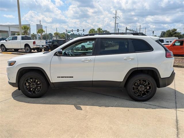 used 2023 Jeep Cherokee car, priced at $24,454