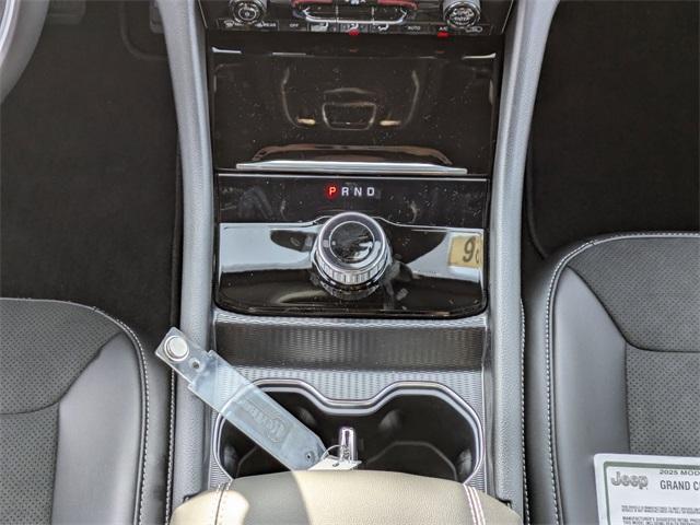 new 2025 Jeep Grand Cherokee L car, priced at $48,375