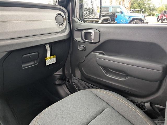 new 2025 Jeep Wrangler car, priced at $36,725