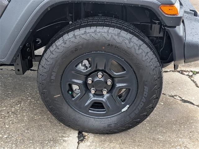 new 2025 Jeep Wrangler car, priced at $36,725