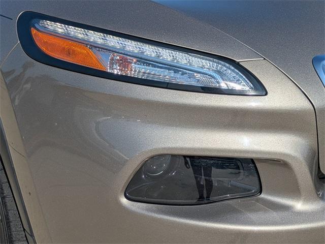 used 2018 Jeep Cherokee car, priced at $16,954