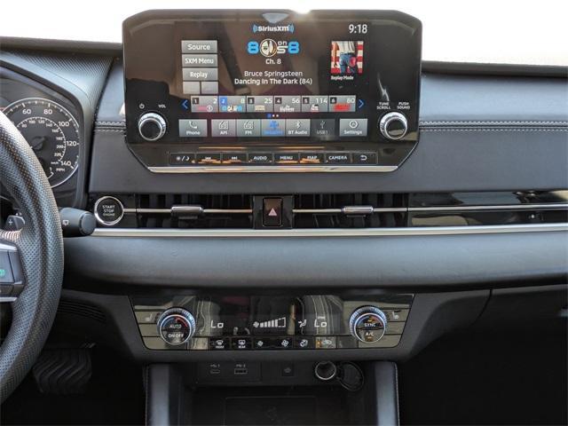 used 2024 Mitsubishi Outlander car, priced at $24,254