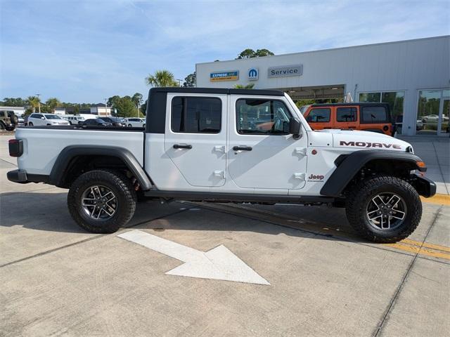 new 2025 Jeep Gladiator car, priced at $58,705