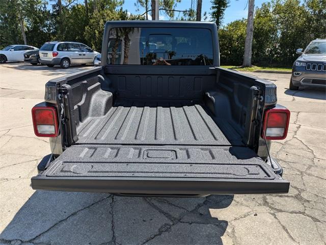 new 2025 Jeep Gladiator car, priced at $45,207