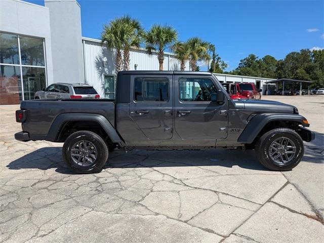 new 2025 Jeep Gladiator car, priced at $45,207
