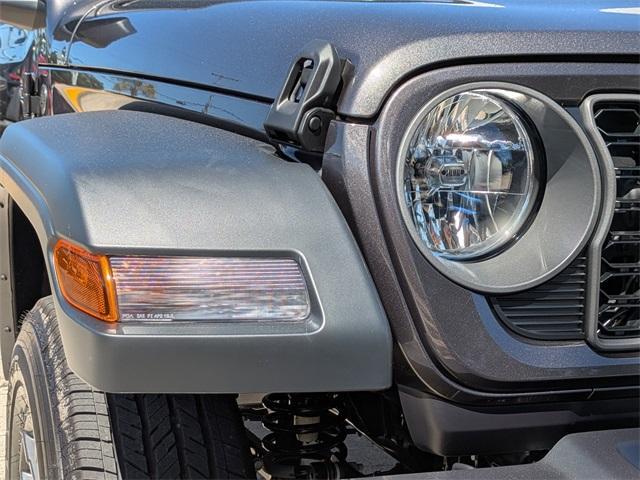 new 2025 Jeep Gladiator car, priced at $45,207