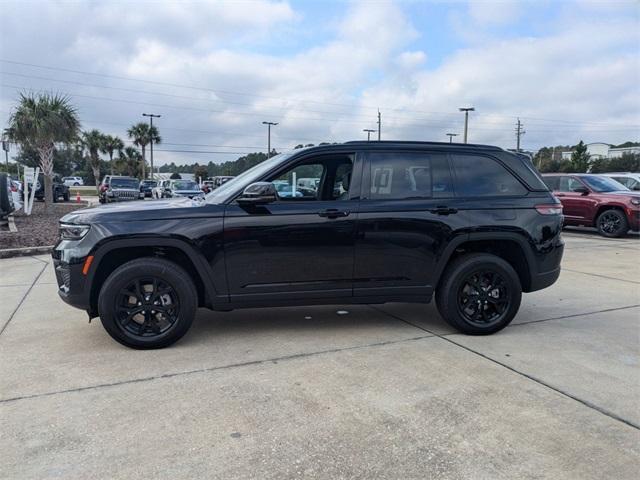 new 2025 Jeep Grand Cherokee car, priced at $44,030