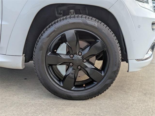 used 2016 Jeep Grand Cherokee car, priced at $18,454