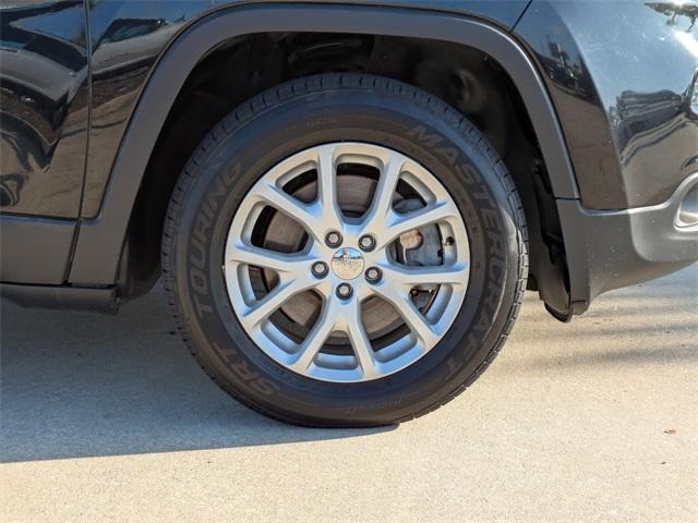 used 2018 Jeep Cherokee car, priced at $14,754