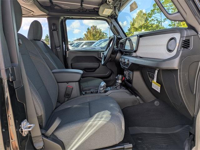 new 2025 Jeep Wrangler car, priced at $36,725