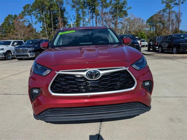 used 2022 Toyota Highlander car, priced at $34,954