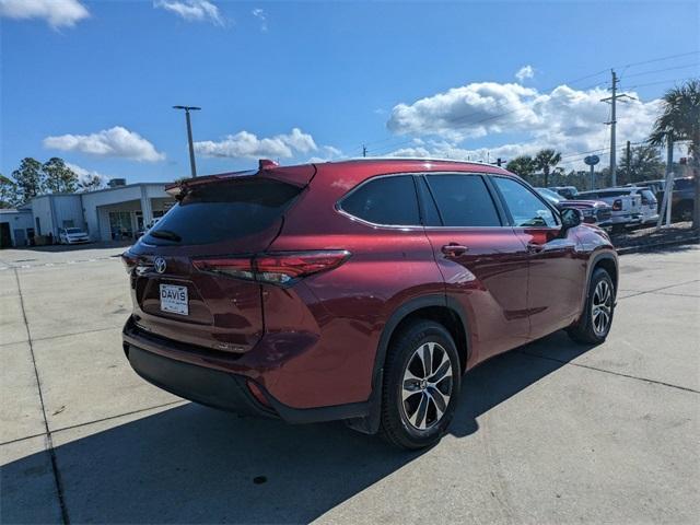 used 2022 Toyota Highlander car, priced at $34,954