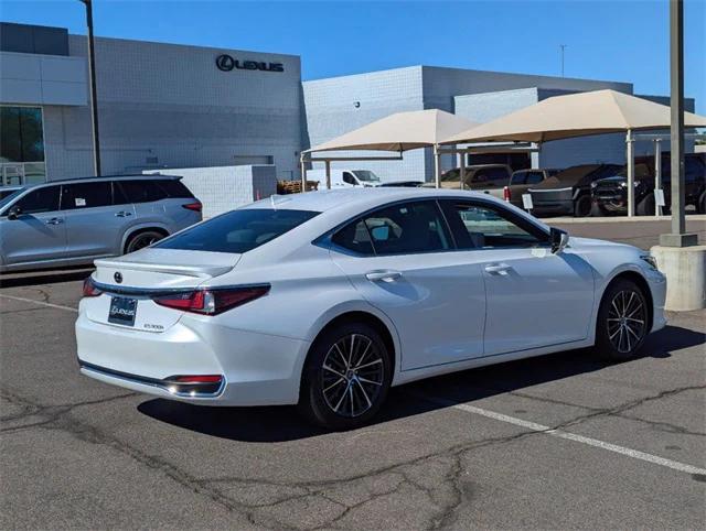 new 2025 Lexus ES 300h car, priced at $49,224