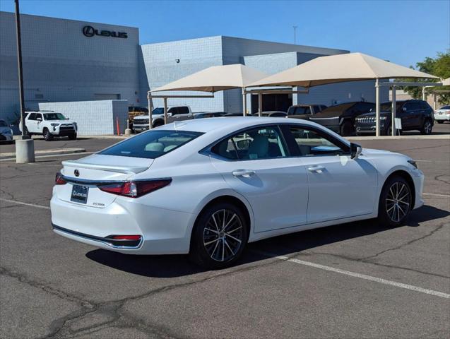 new 2025 Lexus ES 300h car, priced at $50,829