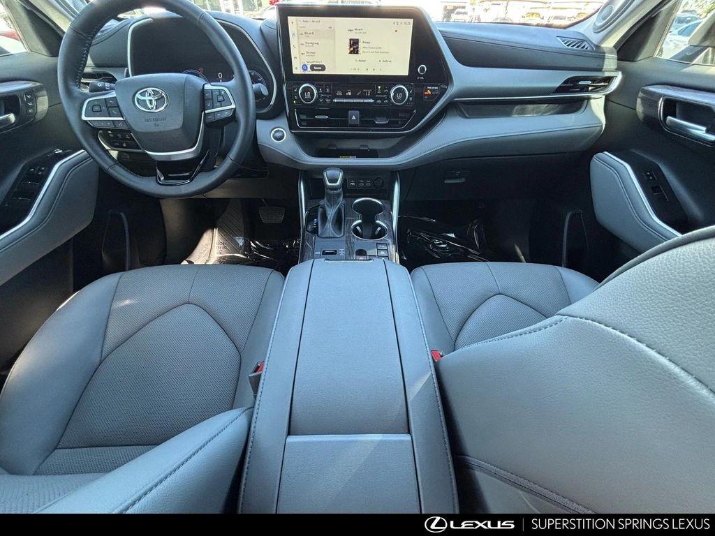used 2024 Toyota Highlander Hybrid car, priced at $47,895