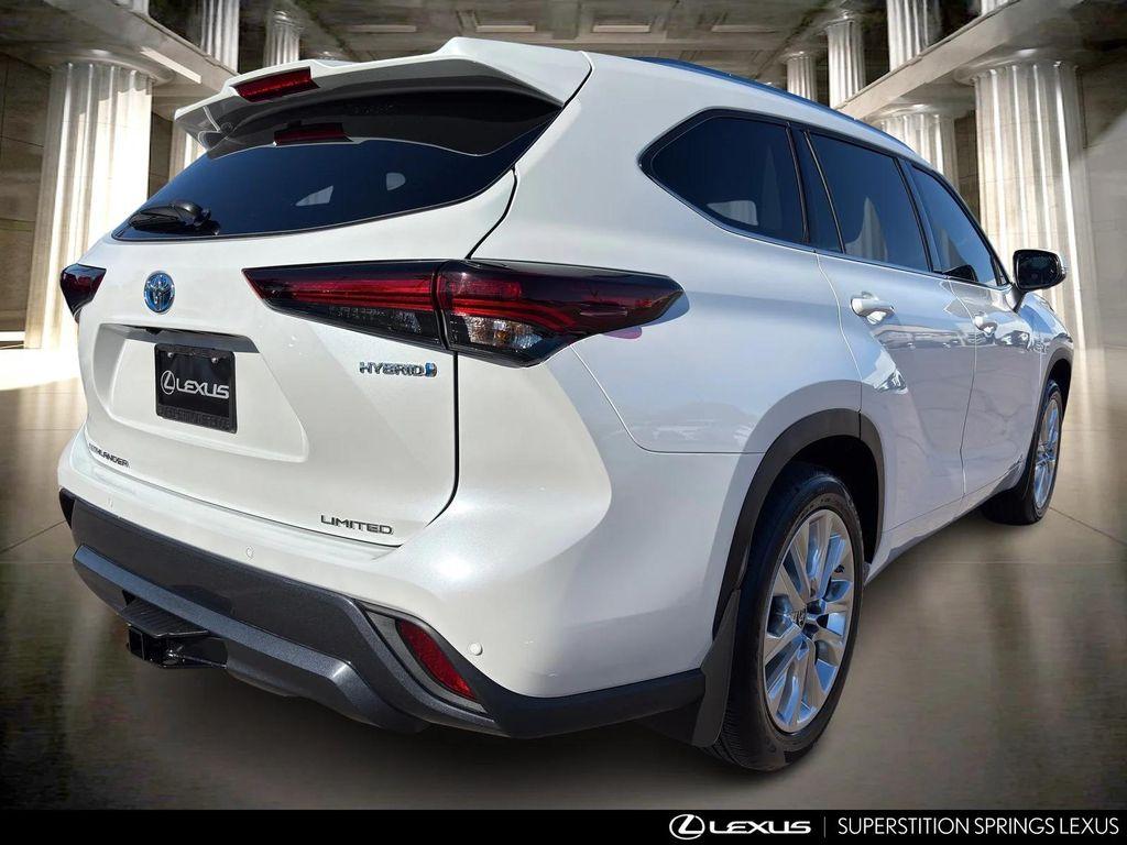 used 2024 Toyota Highlander Hybrid car, priced at $47,895