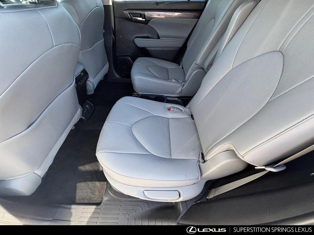 used 2024 Toyota Highlander Hybrid car, priced at $47,895