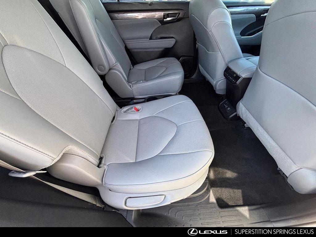 used 2024 Toyota Highlander Hybrid car, priced at $47,895