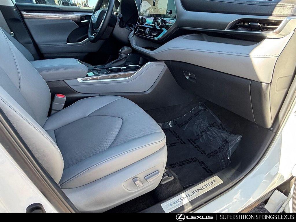 used 2024 Toyota Highlander Hybrid car, priced at $47,895