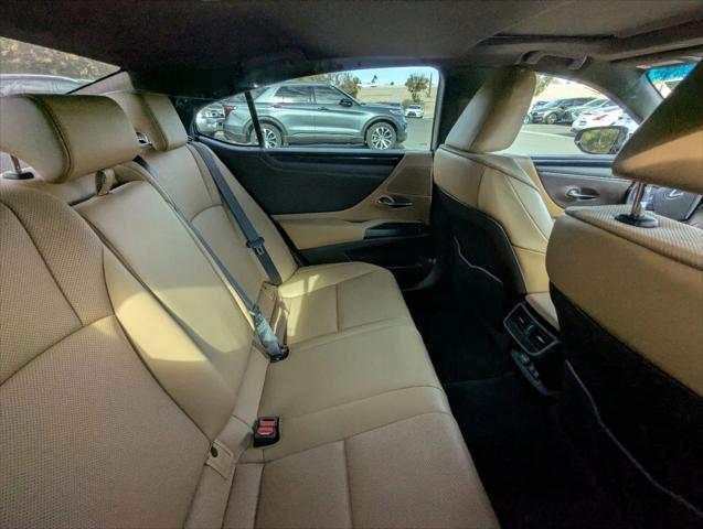 used 2021 Lexus ES 300h car, priced at $33,825