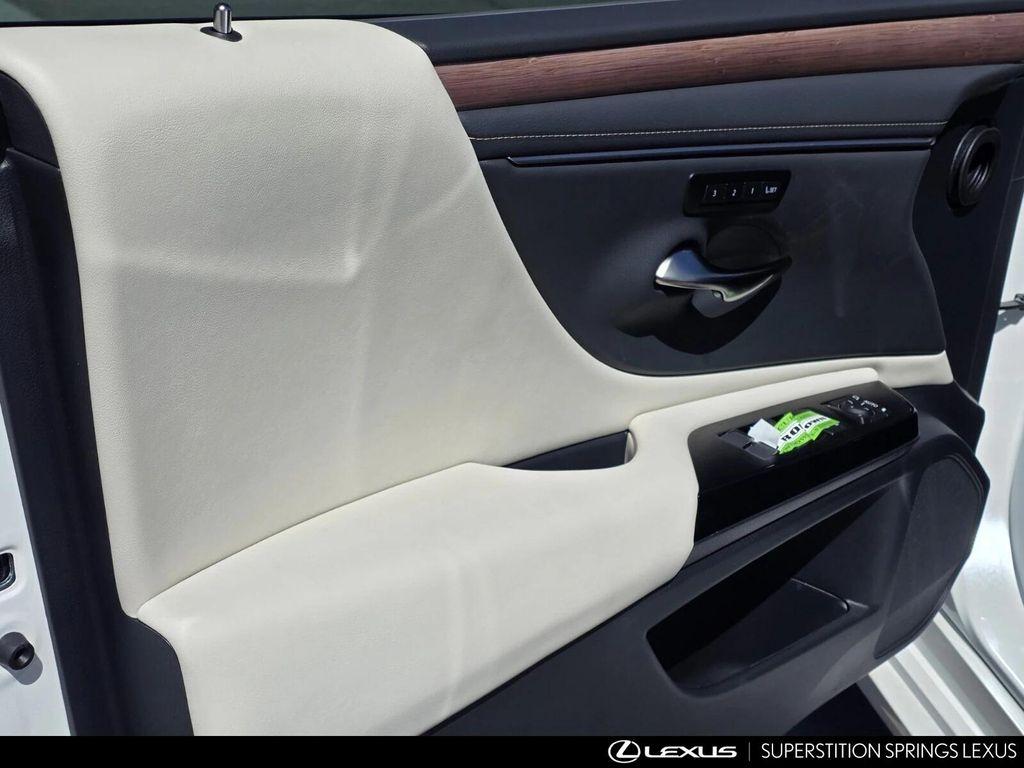 new 2025 Lexus ES 300h car, priced at $50,415