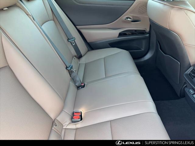 new 2025 Lexus ES 300h car, priced at $48,065