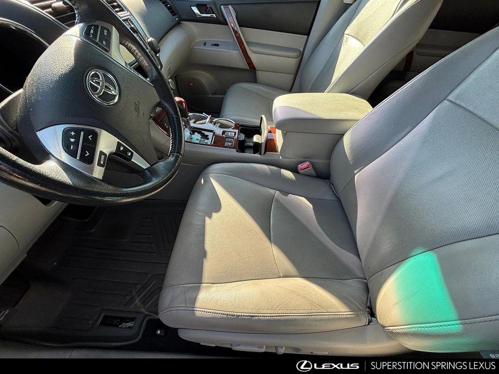 used 2013 Toyota Highlander car, priced at $16,795