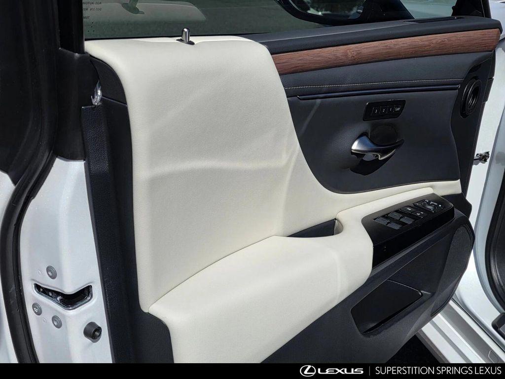 new 2025 Lexus ES 300h car, priced at $48,785