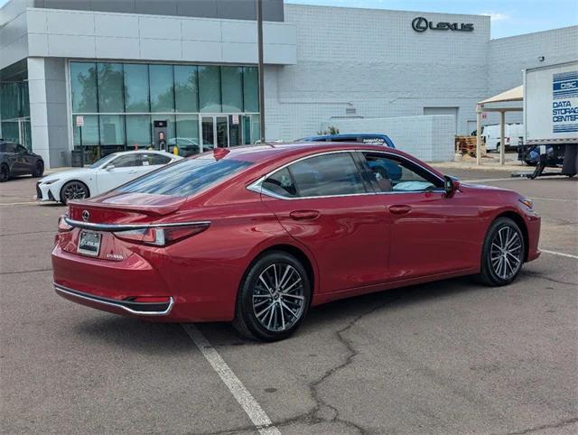 new 2025 Lexus ES 300h car, priced at $51,939